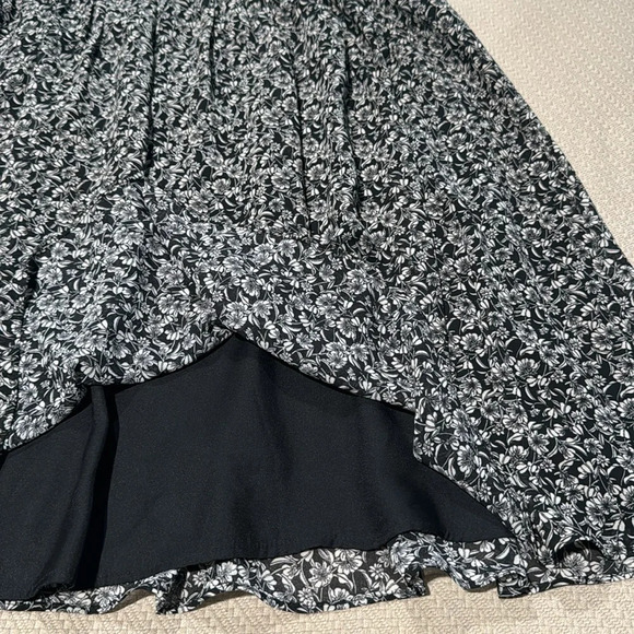 H&M Cute Skirt - Picture 9 of 11